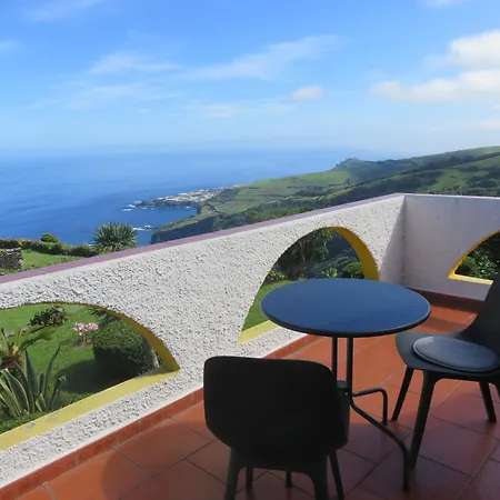 Homestay Cedros Santa Cruz das Flores